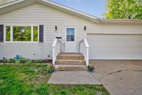 816 Sunrise Dr, New Ulm, MN 56073