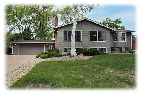7371 Mariner Dr, Maple Grove, MN 55311