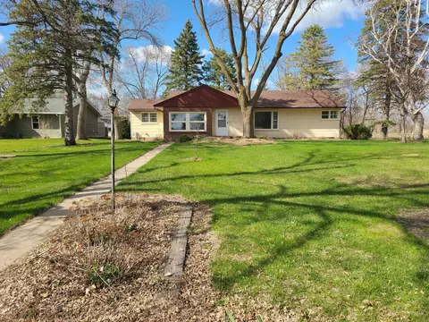 104 E View Rd, Canby, MN 56220