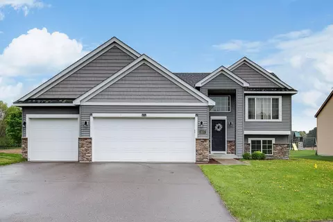 1407 Carlson Dr, Isanti, MN 55040