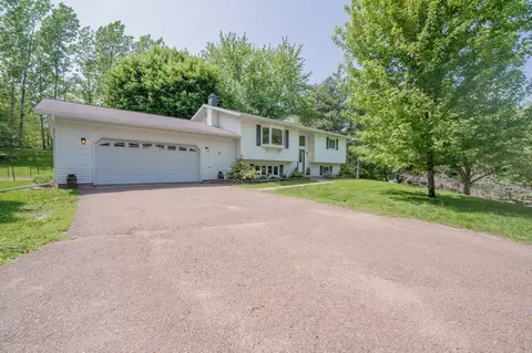 6992 Timber Ridge Cir, Eau Claire, WI 54701