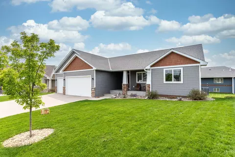 105 Sparrowhawk Cir, Eagle Lake, MN 56024