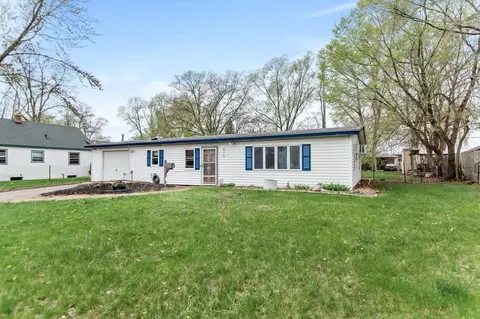 5916 2nd St NE, Fridley, MN 55432