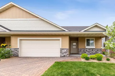 427 Aqua Cir, Lino Lakes, MN 55014