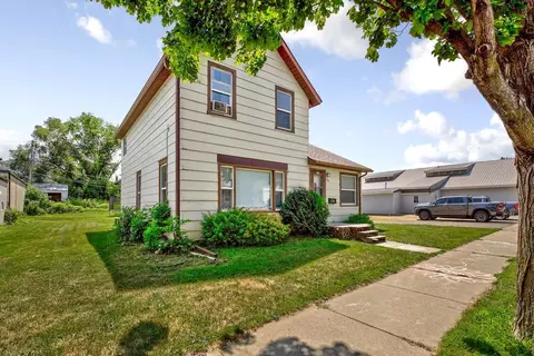 109 Main St W, Waterville, MN 56096