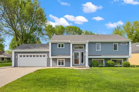 112136 Haering Cir, Chaska, MN 55318