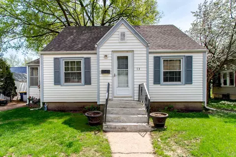 13 11th St NW, Faribault, MN 55021