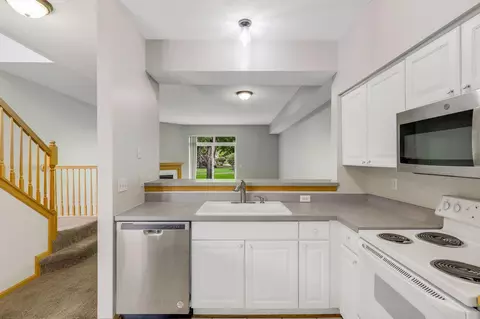 4189 Running Brook Rd, Eagan, MN 55122 photo 8
