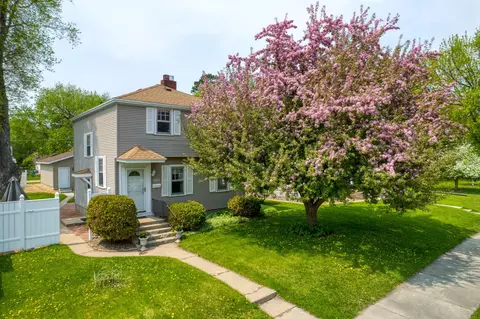 823 1st Ave NW, Grand Rapids, MN 55744