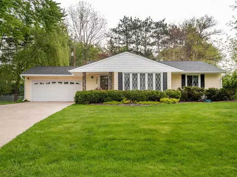 3426 Bellaire Ave, White Bear Lake, MN 55110