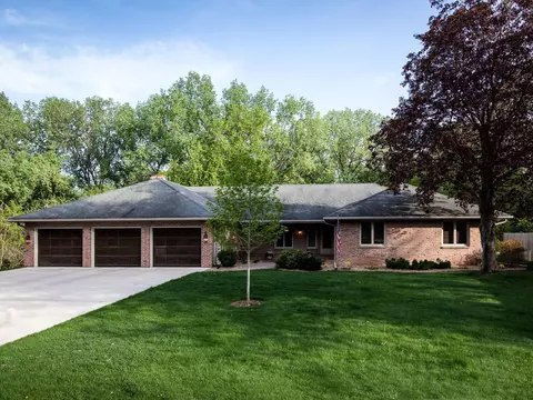 13417 Oliver Ave S, Burnsville, MN 55337