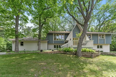 362 Quail Rd, Dellwood, MN 55110
