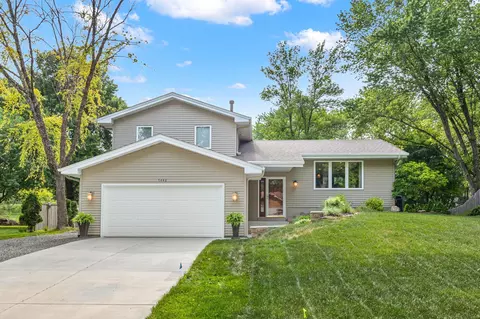 7440 Longview Cir, Chanhassen, MN 55317