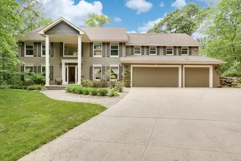 18575 Verna Ln, Prior Lake, MN 55372