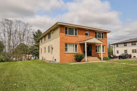 2091 Hillview Rd, Mounds View, MN 55112