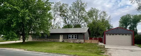 301 Center Ave, Spring Valley, MN 55975