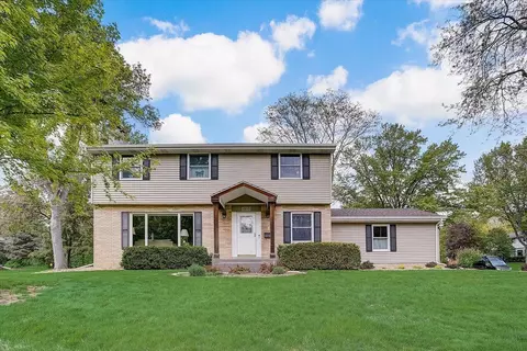 8810 Elgin Pl N, Golden Valley, MN 55427