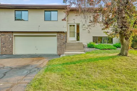 8425 Morgan Ln, Eden Prairie, MN 55347