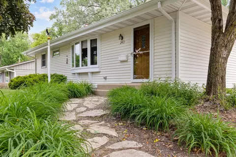 2417 W 106th St, Bloomington, MN 55431