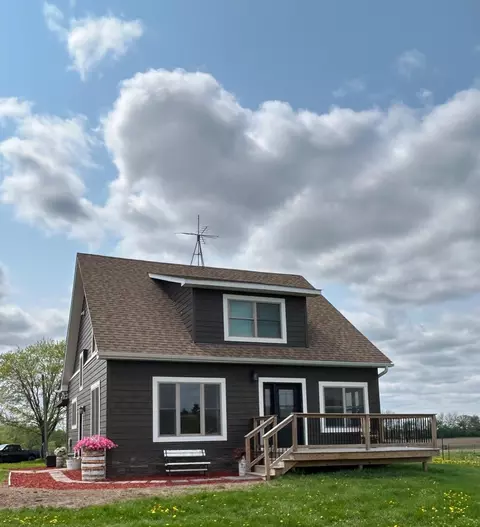 423 30th St, Clear Lake, WI 54005
