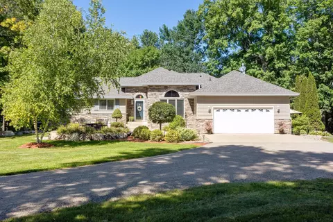 4698 Castle Cir, Lester Prairie, MN 55354