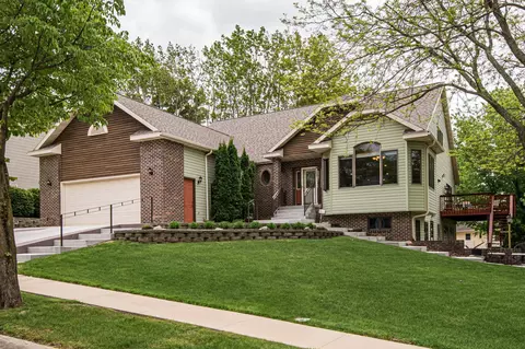 1006 Baird Ln NE, Rochester, MN 55906