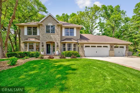 12503 Dover Dr, Apple Valley, MN 55124