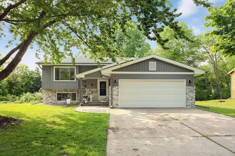 17640 Iceland Trl, Lakeville, MN 55044