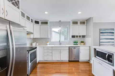 1488 Auburn Ct, Eagan, MN 55122