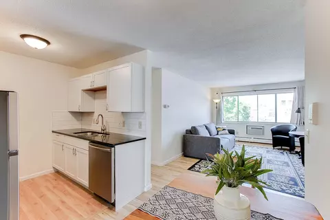 2446 Aldrich Ave S #302, Minneapolis, MN 55405