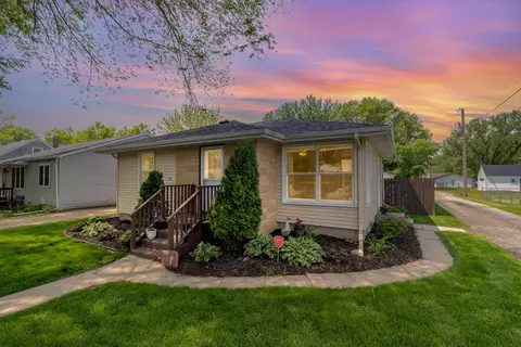 104 5th St NW, Montgomery, MN 56069
