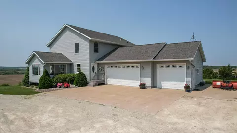 33756 315th Ave, Utica, MN 55979