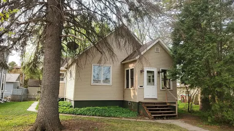 408 4th St S, Virginia, MN 55792