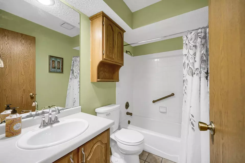  2596 Moundsview Dr #16, Mounds View, MN 55112 photo 17