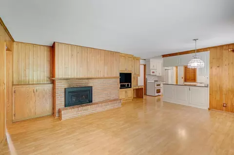 8134 Oakmere Rd, Bloomington, MN 55438 photo 7