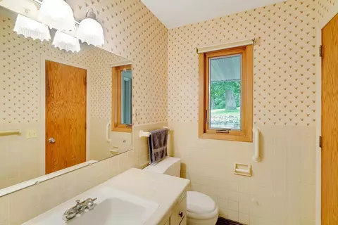 8134 Oakmere Rd, Bloomington, MN 55438 photo 17