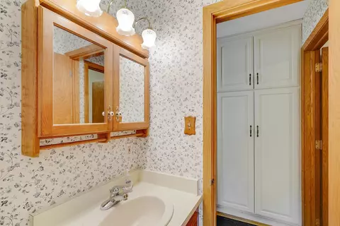 8134 Oakmere Rd, Bloomington, MN 55438 photo 19