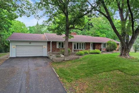 8134 Oakmere Rd, Bloomington, MN 55438
