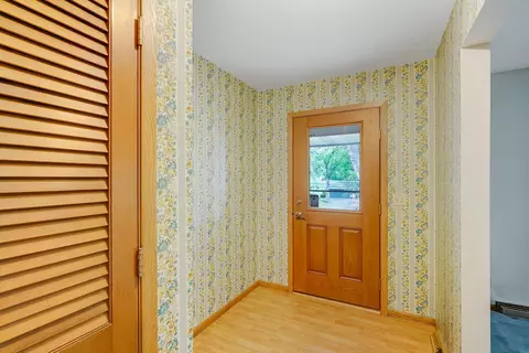 8134 Oakmere Rd, Bloomington, MN 55438 photo 10