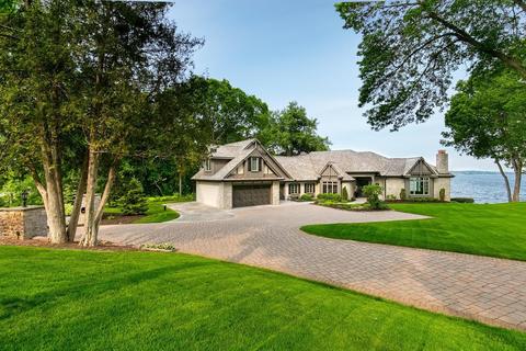 1487 Shoreline Dr, Wayzata, MN 55391