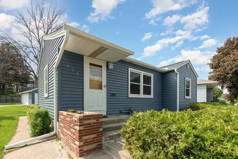 425 White Bear Ave N, Saint Paul, MN 55106