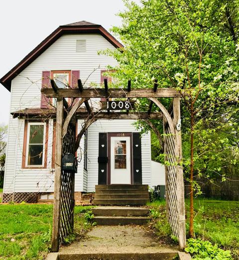 1008 S Washington Ave, Saint Peter, MN 56082