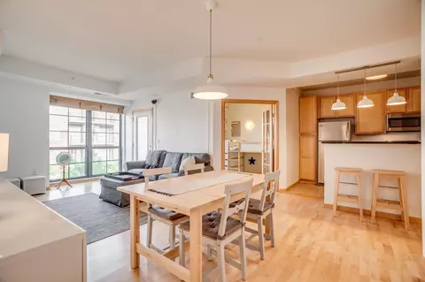 825 Berry St #309, Saint Paul, MN 55114