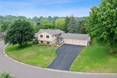1041 Wedgewood Ln S, Eagan, MN 55123