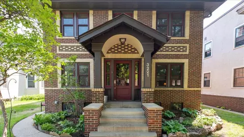 3221 Garfield Ave S #1, Minneapolis, MN 55408