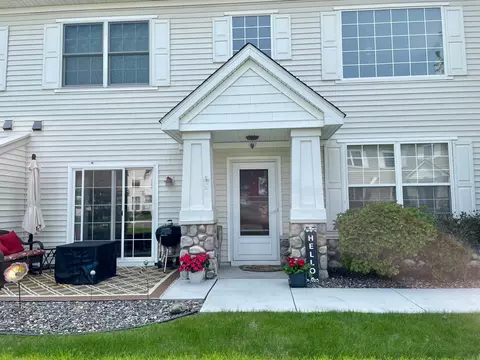 7697 Coneflower Curv S, Chanhassen, MN 55317