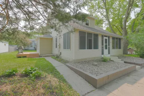 341 1st St S, Winsted, MN 55395