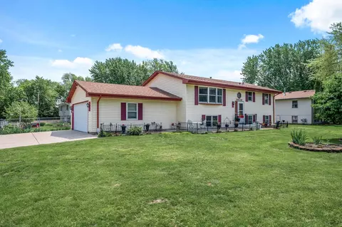 20510 Iceland Ave, Lakeville, MN 55044