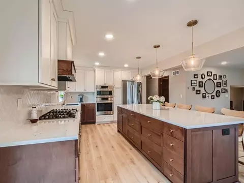 4540 W Greenleaf Dr, Eagan, MN 55123 photo 6