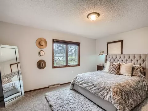 4540 W Greenleaf Dr, Eagan, MN 55123 photo 14
